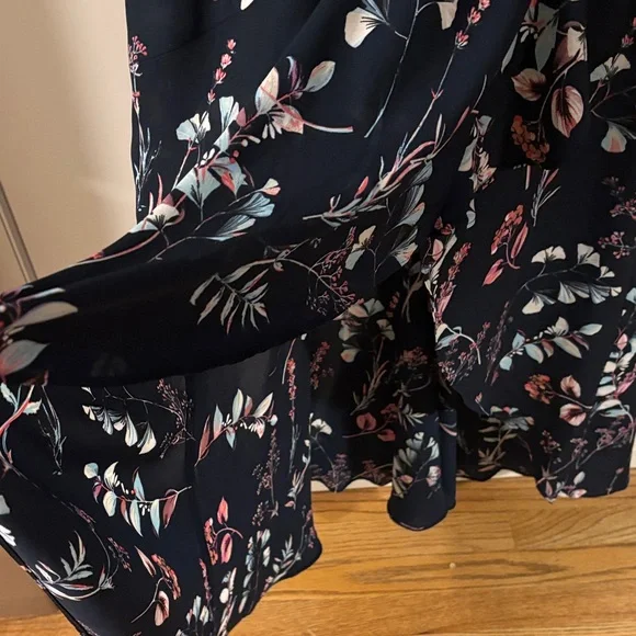 Banana Republic Navy Floral High- Low Dress Size 2P - Picture 4 of 8